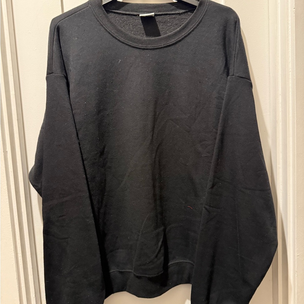 Black Crewneck Sweatshirt